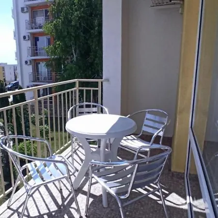 просторная студия Crown святой влас Apartment *