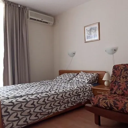 просторная студия Crown святой влас Apartment Sveti Vlas